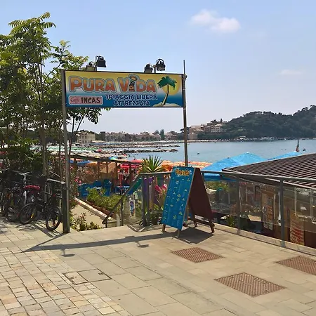 Central Sestri 1+1/2 Bedrooms Apartahotel Sestri Levante