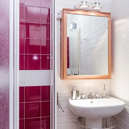 Apart-hotel Central Sestri 1+1/2 Bedrooms *