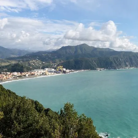 Central Sestri 1+1/2 Bedrooms Apart-hotel