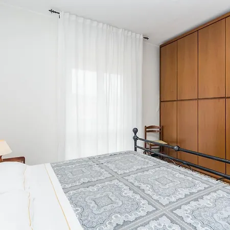 Apart-hotel Central Sestri 1+1/2 Bedrooms Sestri Levante