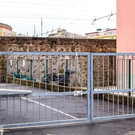 Central Sestri 1+1/2 Bedrooms Apartahotel