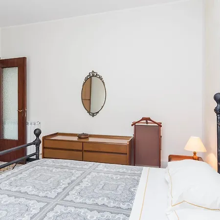 Central Sestri 1+1/2 Bedrooms Sestri Levante