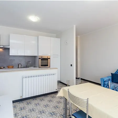 Apart-hotel Central Sestri 1+1/2 Bedrooms Sestri Levante