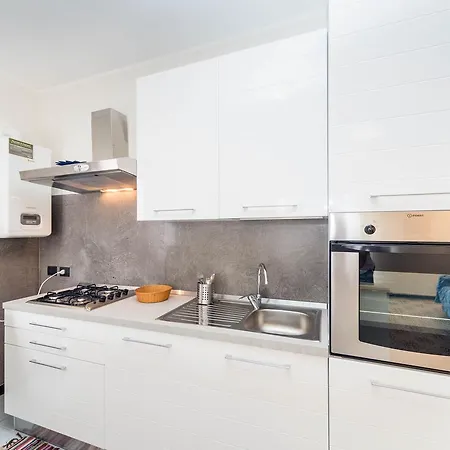 Central Sestri 1+1/2 Bedrooms Apartahotel