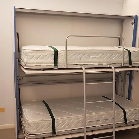 Central Sestri 1+1/2 Bedrooms Apartahotel *