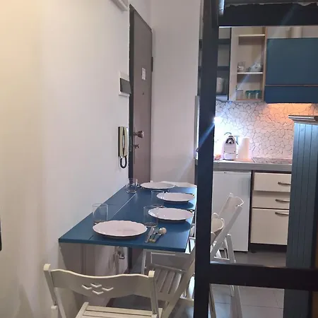 Central Sestri 1+1/2 Bedrooms *
